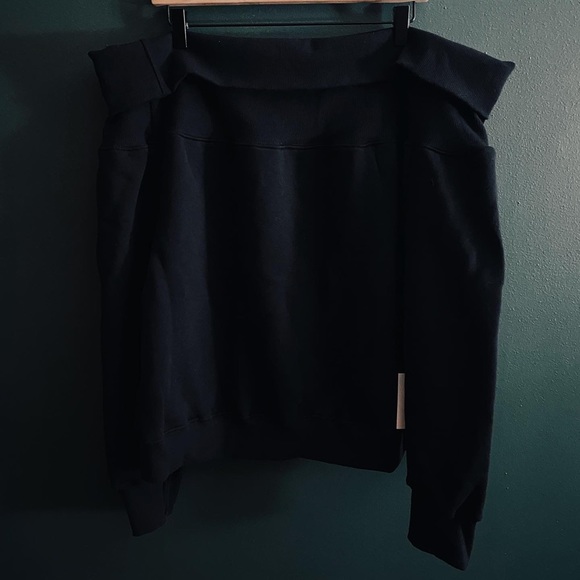 NWT good american cold shoulder sweatshirt - Picture 4 of 7